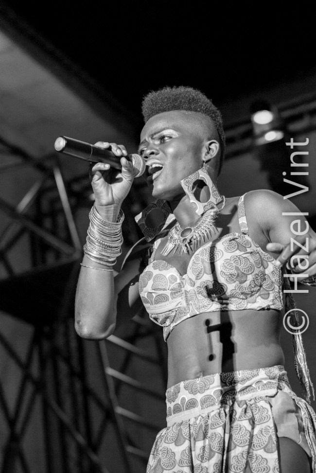 noella.Wiyaala.Djimba.World.Band.Ghana.Alliance.Francaise.Accra.Debut.Album.Hazel.Vint.Photography.hazey.west.africa.black.and.white.-36