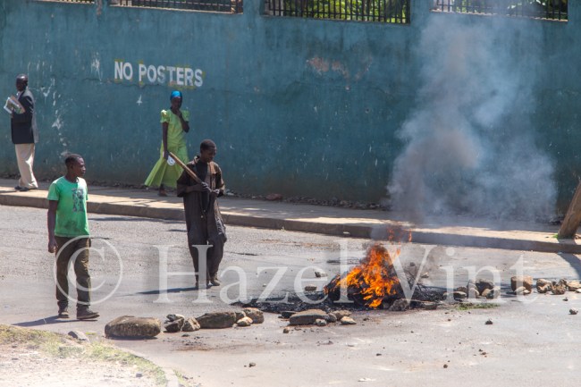 protest.cord.anti-IBEC.demonstration.June6th.2016.Kisumu.kenya.roadblock.burning.riot-13