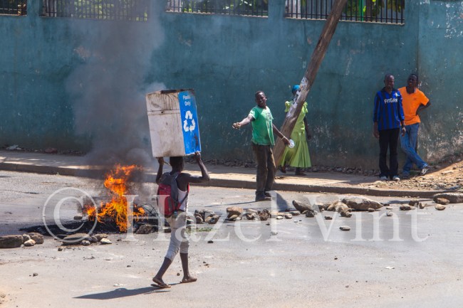 protest.cord.anti-IBEC.demonstration.June6th.2016.Kisumu.kenya.roadblock.burning.riot-14