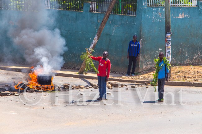 protest.cord.anti-IBEC.demonstration.June6th.2016.Kisumu.kenya.roadblock.burning.riot-15